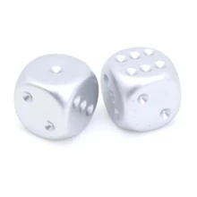 Chessex d6 kocka pár, fémes alumínium, pöttyökkel