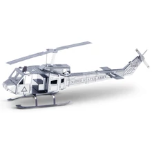 Metal Earth UH-1 helikopter